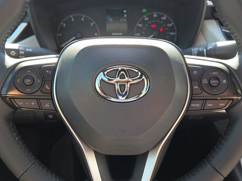 Certified 2025 Toyota Corolla SE image 32