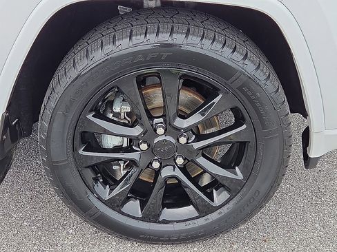 Used 2022 Jeep Grand Cherokee Laredo X AWD/4WD image 7