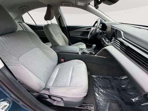 Used 2025 Toyota Camry LE w/ Convenience Package FWD image 25