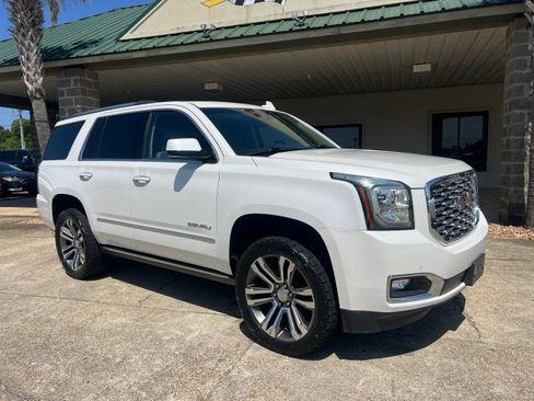 Used 2018 GMC Yukon Denali w/ Denali Ultimate Package image 2