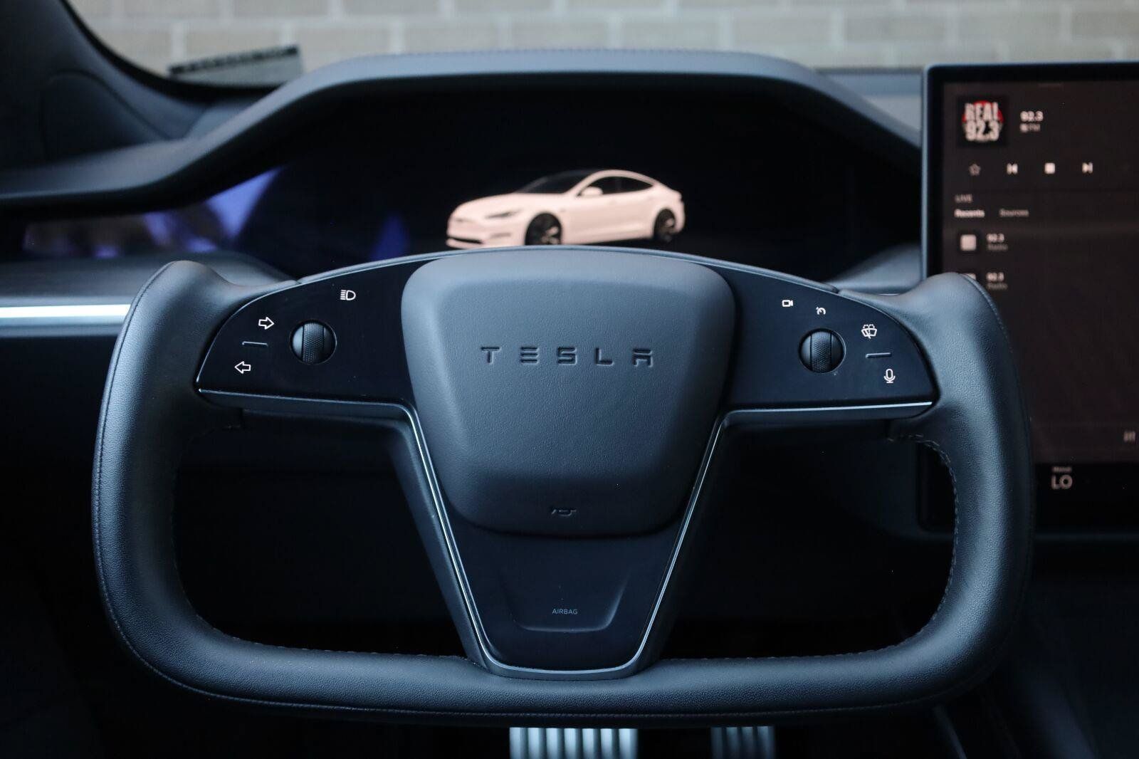 Used 2022 Tesla Model S AWD/4WD image 33