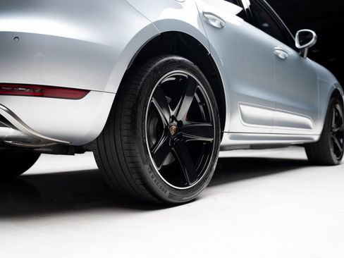 Used 2016 Porsche Macan Turbo AWD/4WD image 79