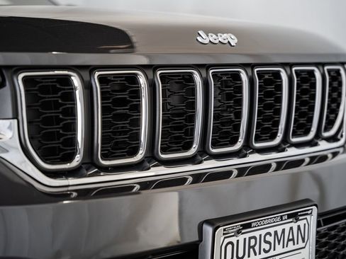 New 2025 Jeep Grand Cherokee Laredo X w/ Luxury Tech Group I image 11