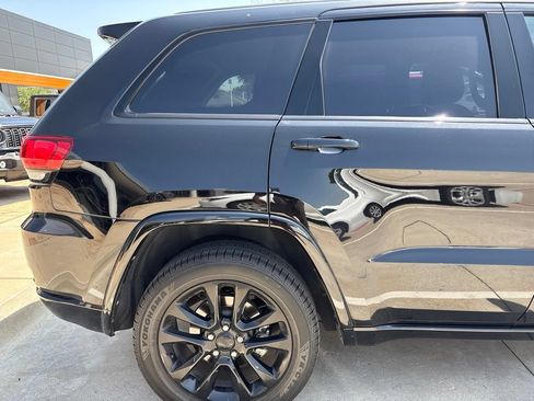Used 2022 Jeep Grand Cherokee Laredo X RWD image 18
