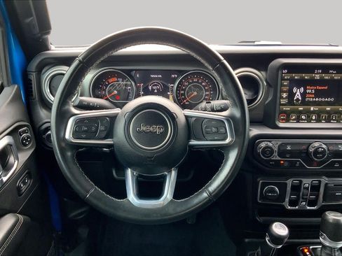 Used 2022 Jeep Wrangler Unlimited Sahara AWD/4WD image 6