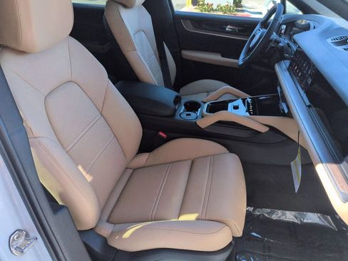 Certified 2026 Porsche Cayenne Coupe AWD/4WD image 23