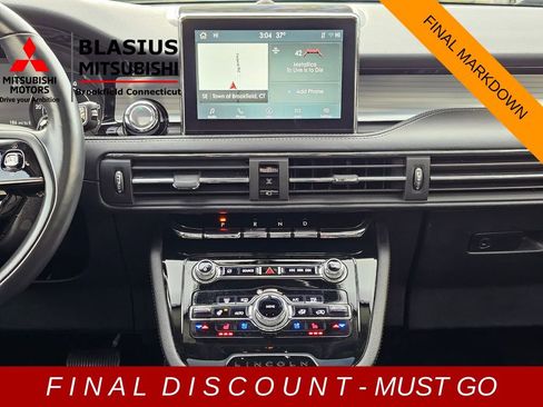 Used 2022 Lincoln Corsair AWD w/ Premium Package image 24