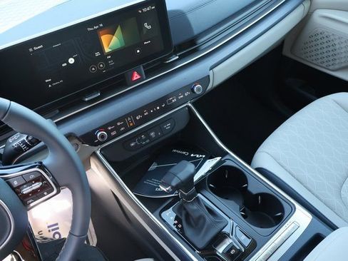New 2026 Kia Carnival EX FWD image 26