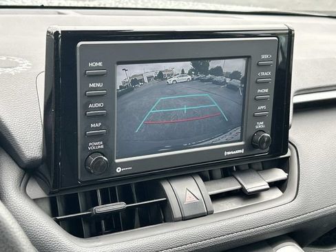Used 2022 Toyota RAV4 LE FWD image 22