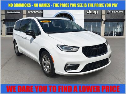 Used 2024 Chrysler Pacifica Limited