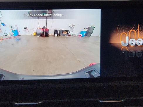 Used 2025 Jeep Gladiator Mojave w/ Convenience Group image 21