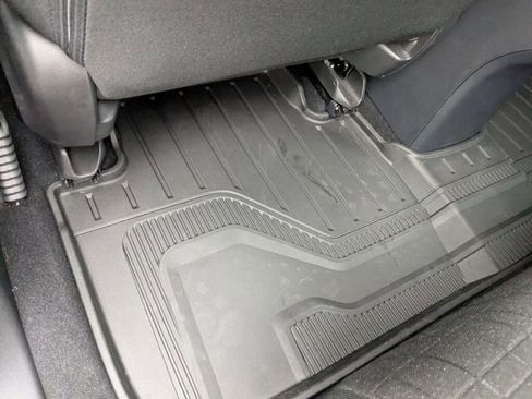 Certified 2024 Honda HR-V LX image 30