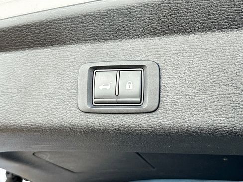 Used 2024 Mitsubishi Outlander SE image 28