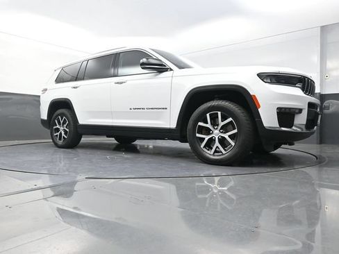 Used 2023 Jeep Grand Cherokee L Limited w/ Trailer Tow Group (B) AWD/4WD image 20