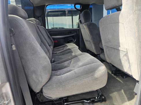 Used 2005 Chevrolet Silverado 2500 LS w/ Heavy-Duty Power Package image 11