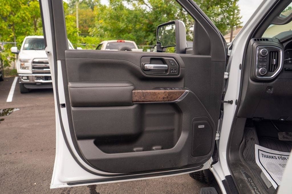 Used 2021 GMC Sierra 3500 Denali w/ Denali Ultimate Package AWD/4WD image 13