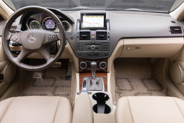 Used 2011 Mercedes-Benz C 300 4MATIC Sedan image 3