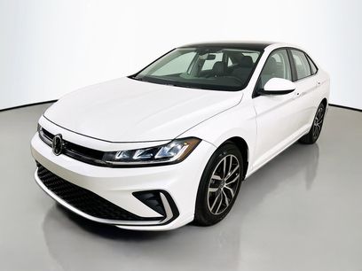 Used 2025 Volkswagen Jetta SE w/ Sunroof Package