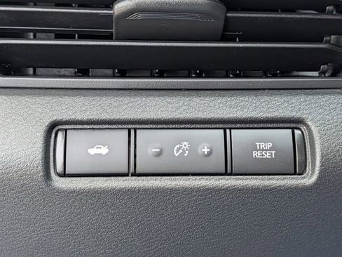 Used 2025 Nissan Altima 2.5 SV image 21