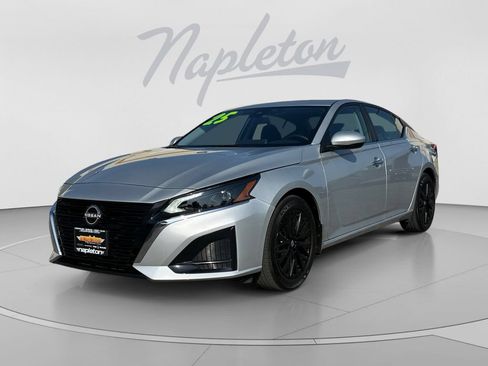 Used 2025 Nissan Altima 2.5 SV w/ SV Special Edition Package FWD image 1