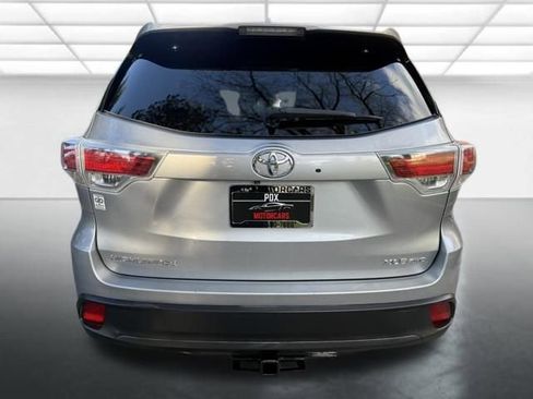 Used 2015 Toyota Highlander XLE image 6