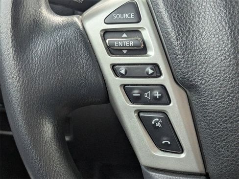 Used 2018 Nissan Titan SV image 25