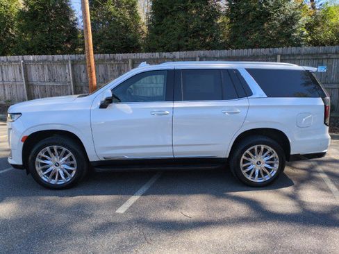 Used 2023 Cadillac Escalade Premium Luxury image 4