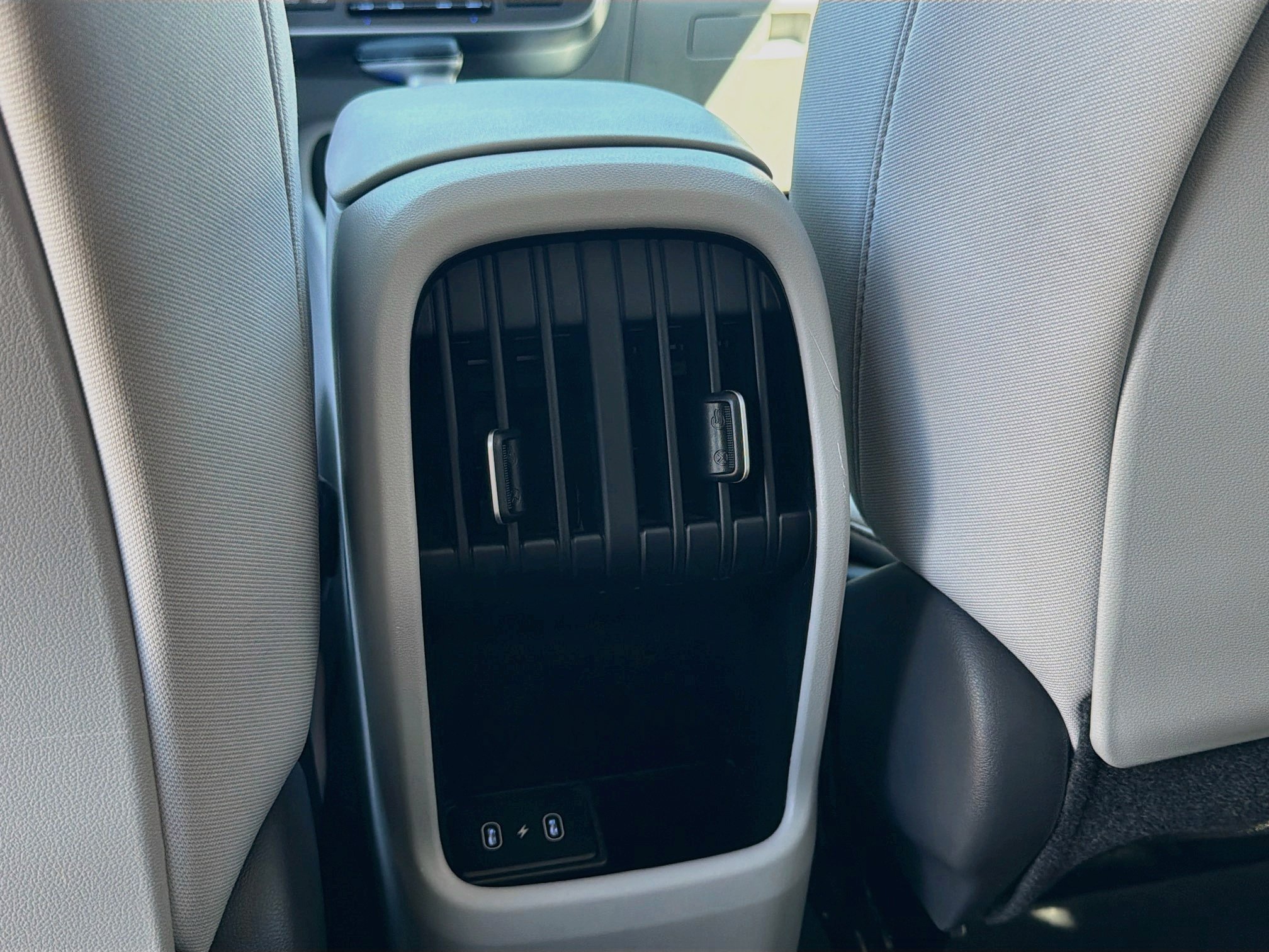 Used 2025 Hyundai Kona SEL AWD/4WD image 27
