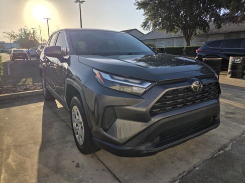 Used 2023 Toyota RAV4 LE FWD image 3