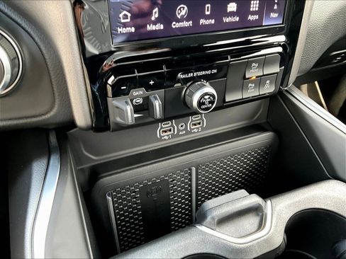 Used 2026 RAM 1500 Big Horn AWD/4WD image 17