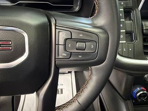 Used 2024 GMC Yukon XL AT4 AWD/4WD image 18
