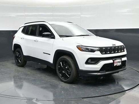 New 2026 Jeep Compass Altitude image 1