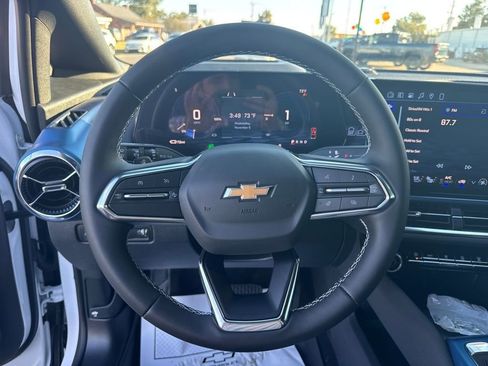 New 2026 Chevrolet Equinox EV LT w/ Convenience Package II AWD/4WD image 10