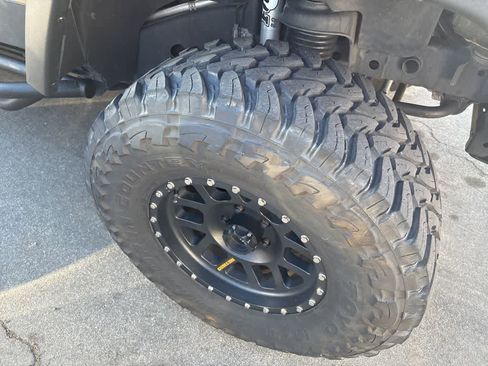 Used 2015 Jeep Wrangler Unlimited Rubicon w/ Max Tow Package image 3