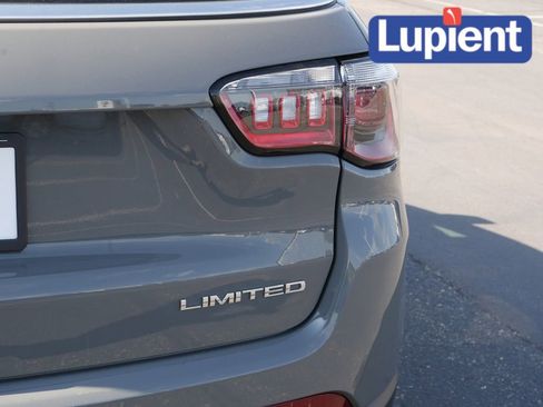 Used 2022 Jeep Compass Limited image 6