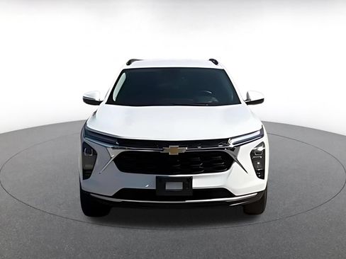 Used 2025 Chevrolet Trax LT w/ LT Convenience Package FWD image 4
