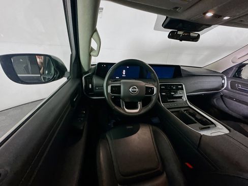 Used 2025 Nissan Armada SV image 18