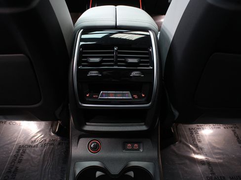 Used 2024 BMW X7 xDrive40i image 45