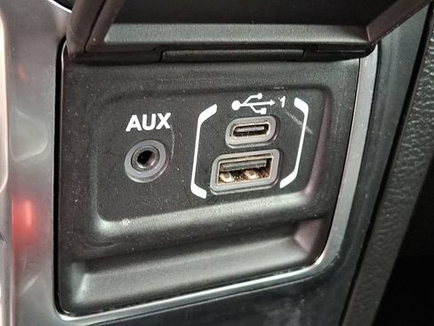 Used 2022 Jeep Wrangler Unlimited Sport AWD/4WD image 25