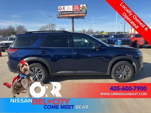 Used 2024 Nissan Pathfinder SV image 6