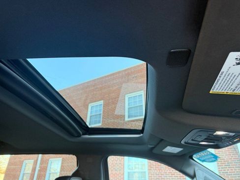 Used 2019 GMC Sierra 1500 AT4 w/ AT4 Premium Package image 4