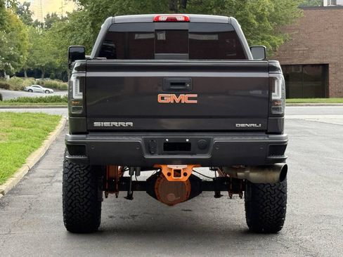 Used 2016 GMC Sierra 2500 Denali w/ Duramax Plus Package AWD/4WD image 5