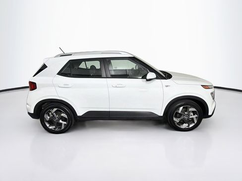 Used 2025 Hyundai Venue SEL FWD image 10