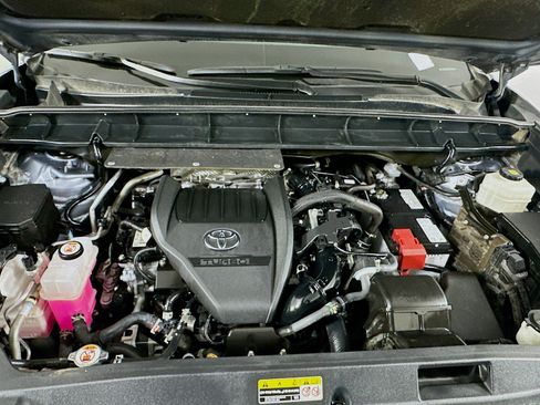 Used 2024 Toyota Highlander XLE image 35
