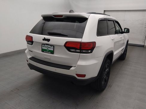 Used 2021 Jeep Grand Cherokee Freedom Edition AWD/4WD image 9