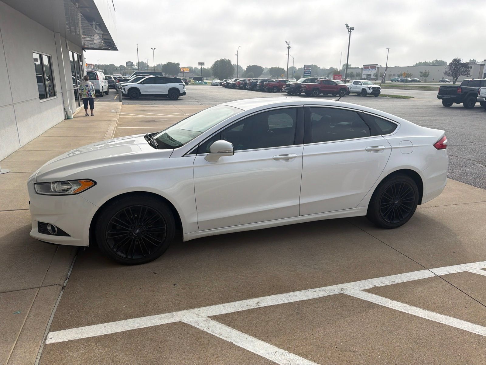 Used 2014 Ford Fusion SE w/ Equipment Group 202A FWD image 1