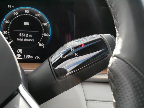 Certified 2025 Volkswagen Tiguan SEL R-Line AWD/4WD image 24