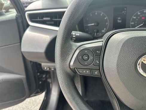 Used 2023 Toyota Corolla LE image 18