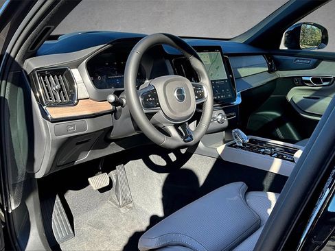 New 2026 Volvo XC90 B6 Ultra w/ Protection Package image 7