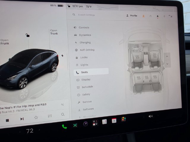 Used 2024 Tesla Model Y Long Range AWD/4WD image 45
